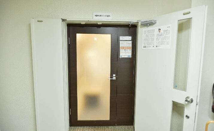 神田中央通りいけむら歯科の外観2